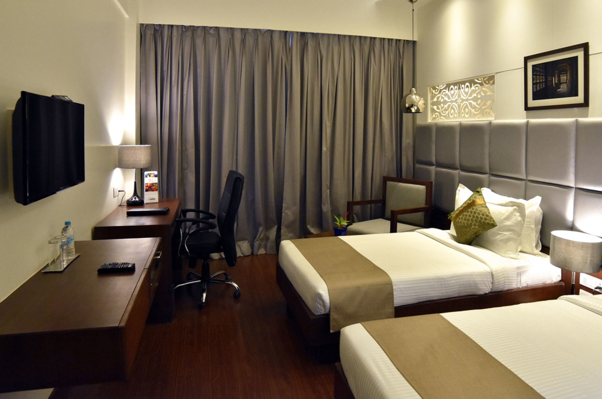 Comfort Inn Donil Vadodara Room photo